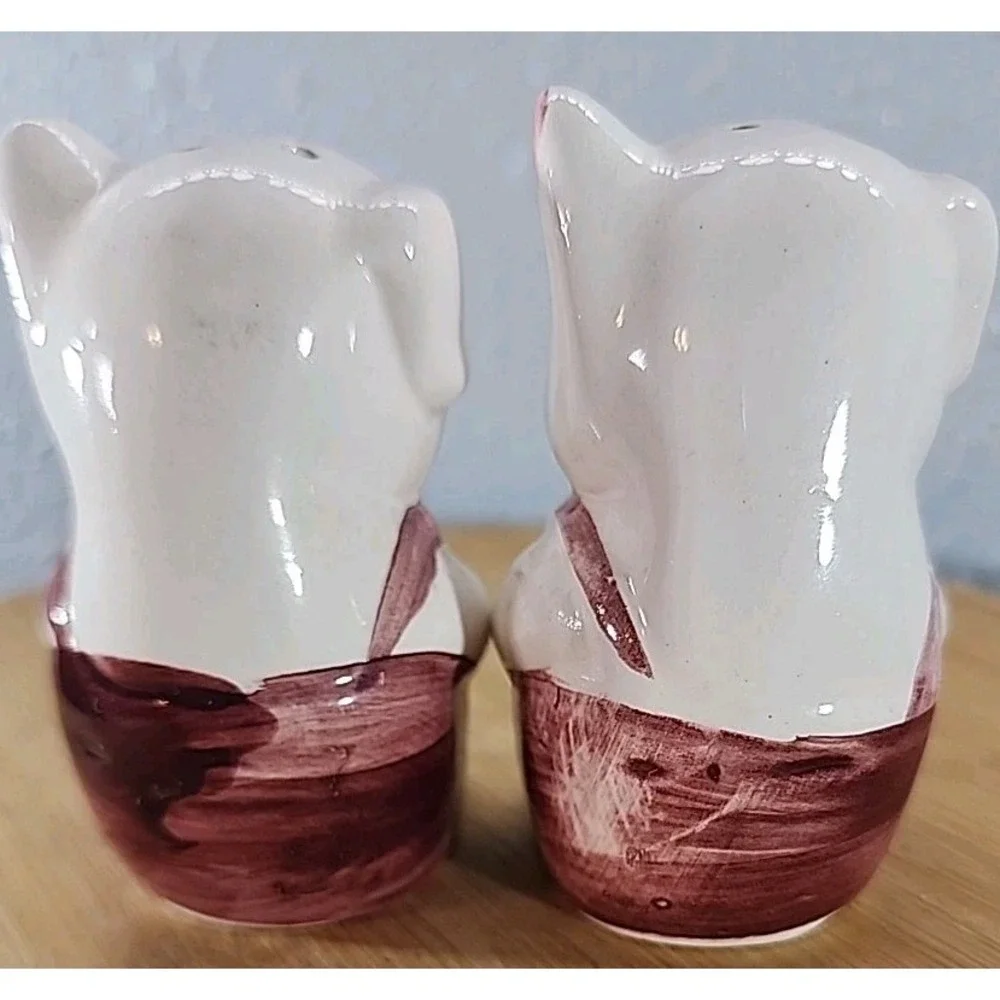 Vintage Cute  Pigs  Salt &‎ Pepper Shaker Set In overalls  Farm Country